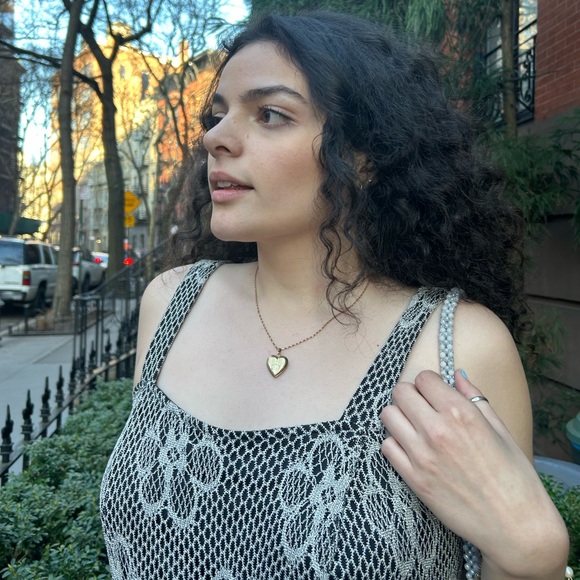 SOLD vintage gold shield locket necklace necklace gold shield pendant - Picture 3 of 6